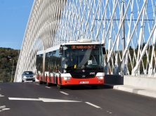 Autobus č. 112 (foto: https://pid.cz/rychleji-zoo-pres-trojsky-most-linkou-112-od-1-8-2020/)