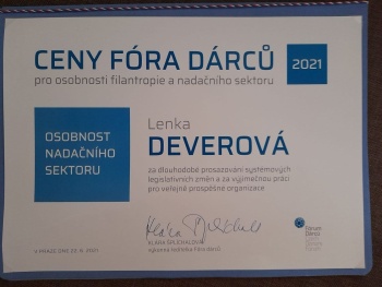 Lenka Deverová laureátkou Ceny Fóra dárců 2021