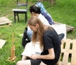 Kreativní využití attention spanu: studující malovali v džungli