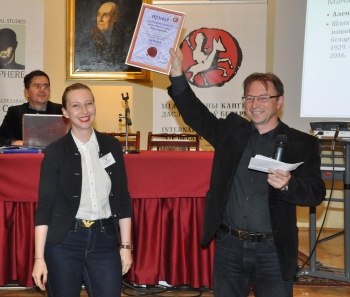 Alena Marková obdržela cenu za nejlepší historickou práci v oblasti běloruských studií
